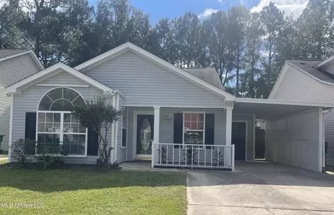 10604 E Bay Tree Dr, Gulfport, MS 39503