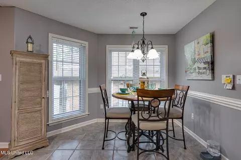 Dining - 280 Northwood Hills Dr, Hernando, MS 38632 photo 2 of 2