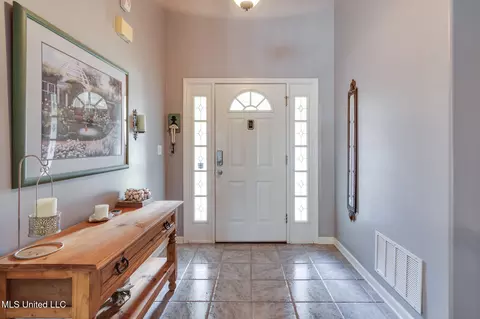 Entry Way - 280 Northwood Hills Dr, Hernando, MS 38632 photo 1 of 1