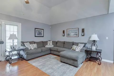Living - 280 Northwood Hills Dr, Hernando, MS 38632 photo 1 of 1
