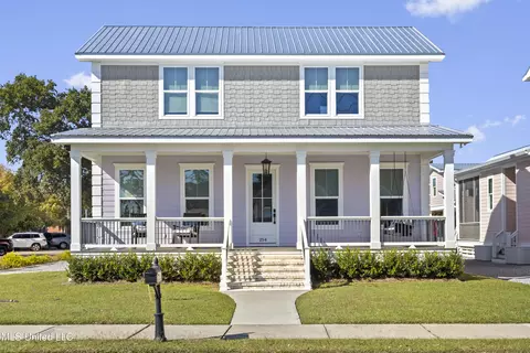 254 W Second St, Pass Christian, MS 39571