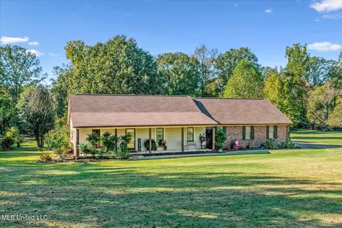 610 Oakley Rd, Senatobia, MS 38668