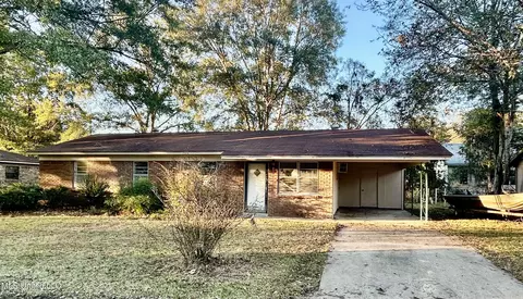 107 Mccain St, Carrollton, MS 38917
