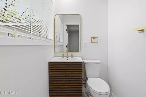 Bath - 1068 Westway St, Jackson, MS 39212 photo 3 of 3