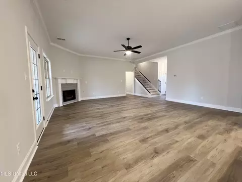Living - 2466 Scott Meadows Ln, Hernando, MS 38632 photo 2 of 2