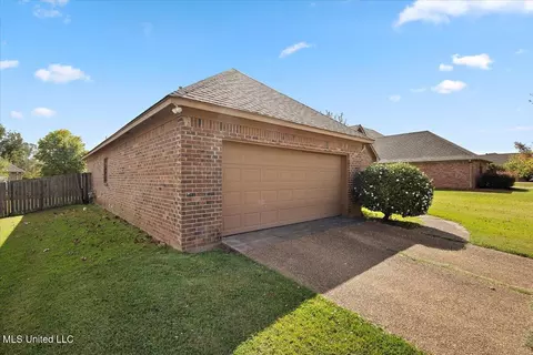 1807 August Bnd, Madison, MS 39110 photo 2
