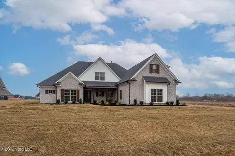 1722 Baisley Dr, Nesbit, MS 38651