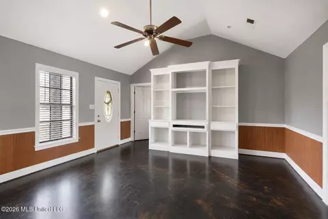 Living - 147 Wolverton Dr, Magee, MS 39111 photo 3 of 3