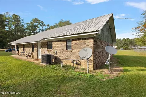 Exterior - 147 Wolverton Dr, Magee, MS 39111 photo 3 of 6