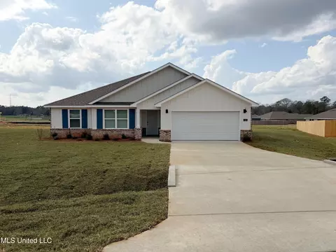 119 Dewberry Dr, Lucedale, MS 39452