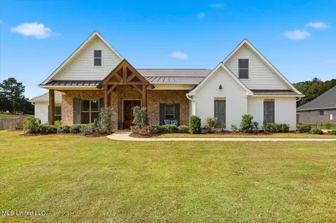 357 Driftwood Ln, Florence, MS 39073
