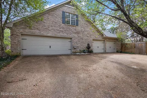 Exterior - 600 Pinecrest Dr, Madison, MS 39110 photo 3 of 10