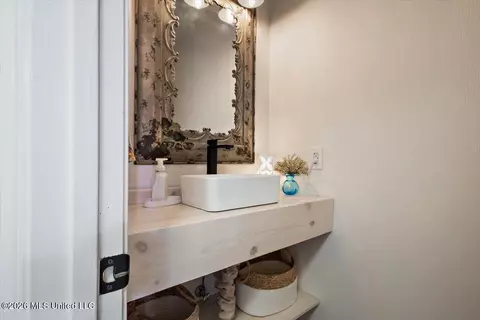 Bath - 600 Pinecrest Dr, Madison, MS 39110 photo 2 of 6