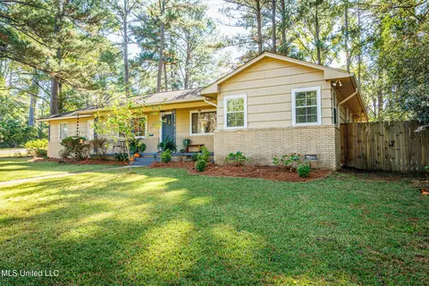 971 Parkwood Pl, Jackson, MS 39206