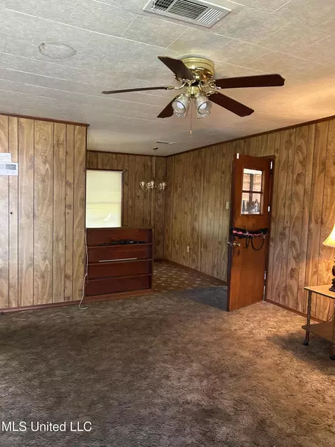 Living - 4200 Second St, Moss Point, MS 39563 photo 1 of 2
