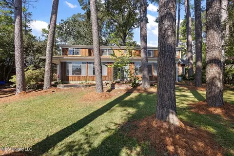 Exterior - 1423 Roxbury Pl, Jackson, MS 39211 photo 8 of 10