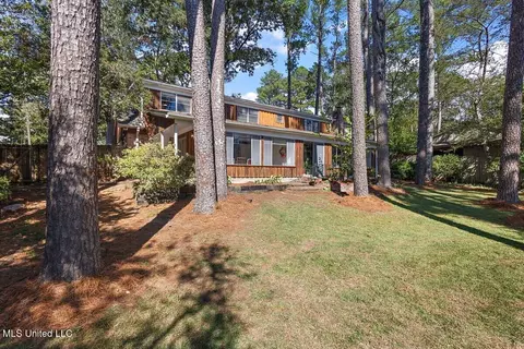 Exterior - 1423 Roxbury Pl, Jackson, MS 39211 photo 6 of 10