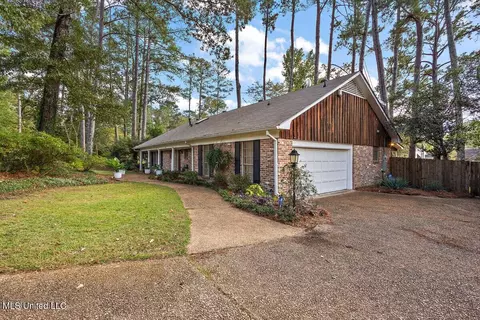 Exterior - 1423 Roxbury Pl, Jackson, MS 39211 photo 3 of 10