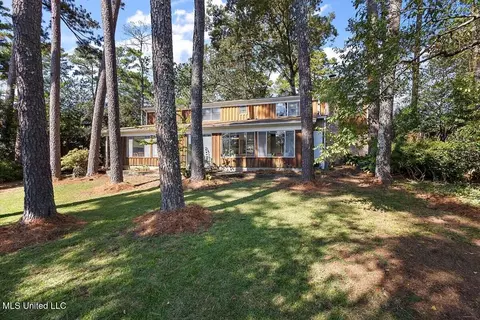 Exterior - 1423 Roxbury Pl, Jackson, MS 39211 photo 7 of 10