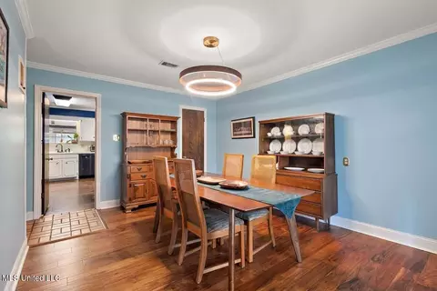 Dining - 1423 Roxbury Pl, Jackson, MS 39211 photo 2 of 3