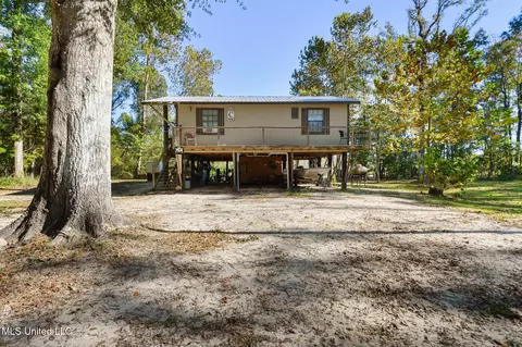 104 Hicks Camp Rd, Mclain, MS 39456