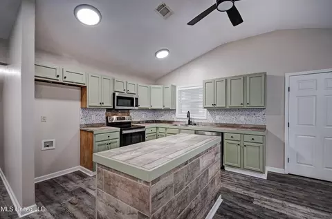 Kitchen - 1731 White Rd, Florence, MS 39073 photo 1 of 1