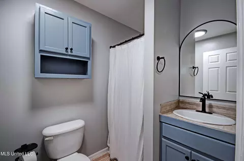 Bath - 1731 White Rd, Florence, MS 39073 photo 1 of 2
