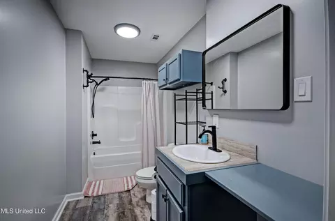 Bath - 1731 White Rd, Florence, MS 39073 photo 2 of 2