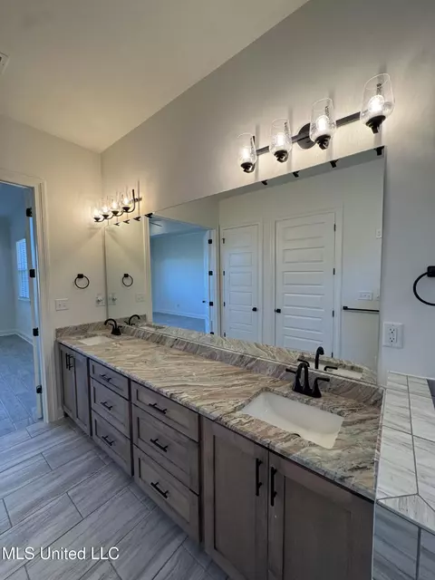 Bath - 2288 Slocum Rd, Hernando, MS 38632 photo 7 of 12