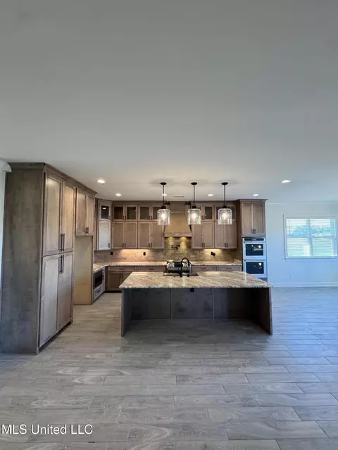 Kitchen - 2288 Slocum Rd, Hernando, MS 38632 photo 1 of 5