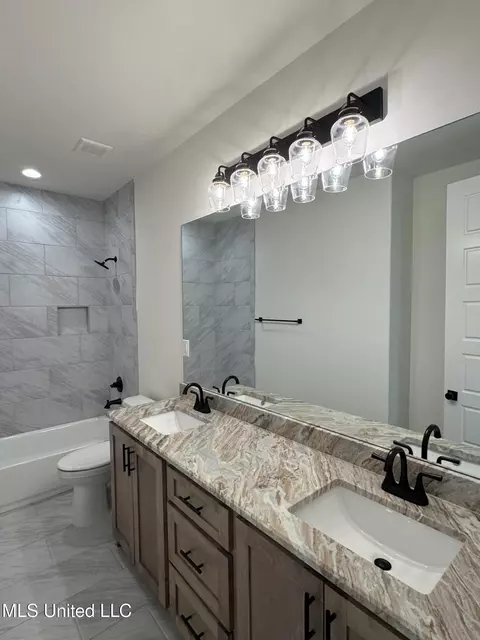 Bath - 2288 Slocum Rd, Hernando, MS 38632 photo 9 of 12