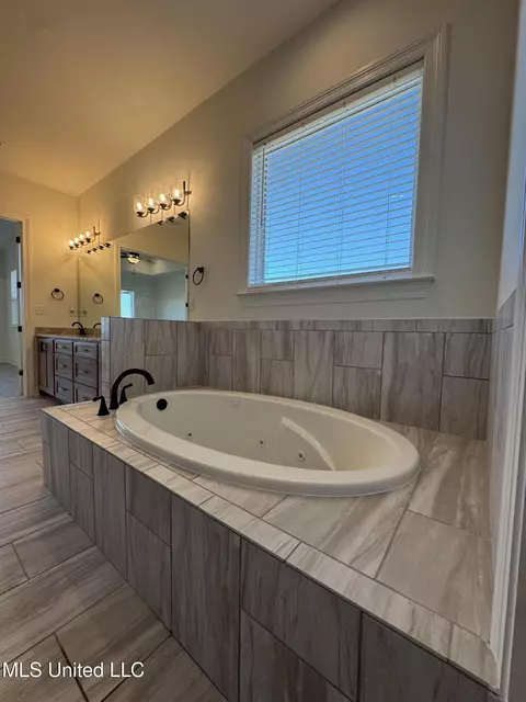 Bath - 2288 Slocum Rd, Hernando, MS 38632 photo 6 of 12