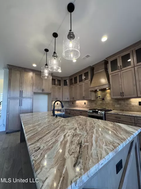 Kitchen - 2288 Slocum Rd, Hernando, MS 38632 photo 2 of 5