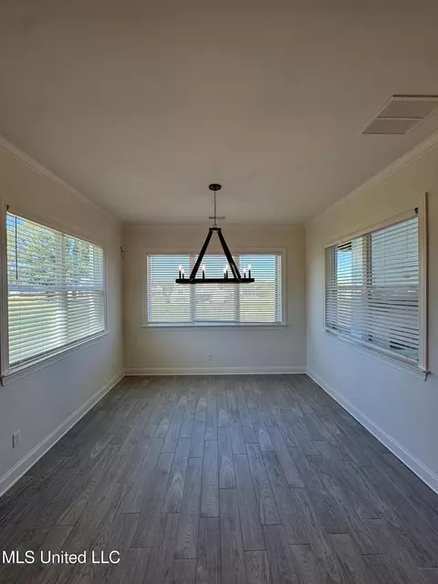 Dining - 2288 Slocum Rd, Hernando, MS 38632 photo 1 of 1