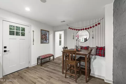 Entry Way - 1243 Gunter Rd, Florence, MS 39073 photo 4 of 5