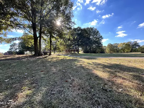5816 N Rolling Pine Dr, Olive Branch, MS 38654