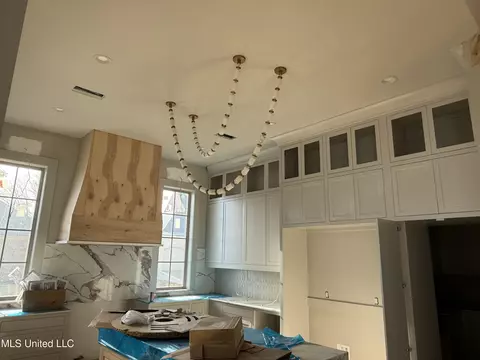 Kitchen - 136 Old Trace Rd, Madison, MS 39110 photo 2 of 3
