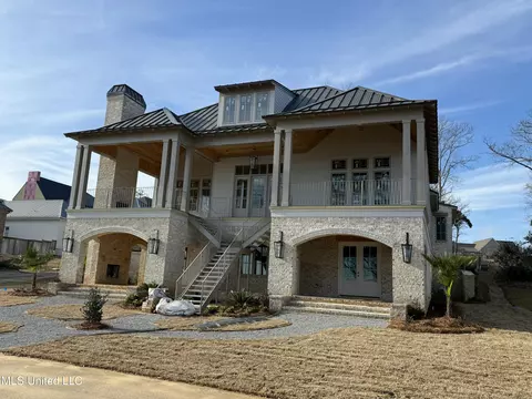 Exterior - 136 Old Trace Rd, Madison, MS 39110 photo 2 of 13