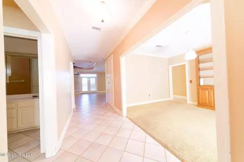 Entry Way - 902 Oak Trl, Canton, MS 39046 photo 1 of 2