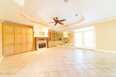 Living - 902 Oak Trl, Canton, MS 39046 photo 1 of 5