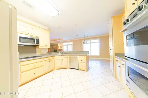 Kitchen - 902 Oak Trl, Canton, MS 39046 photo 1 of 2