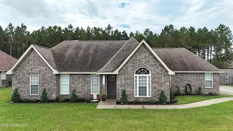 3122 Village Cir, Ocean Springs, MS 39564