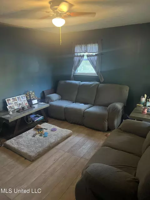 Living - 197 Halbert Thames Rd, Magee, MS 39111 photo 1 of 1
