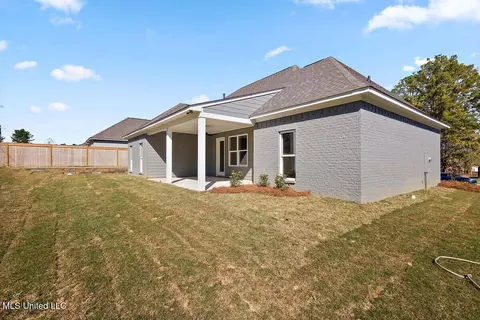 Exterior - 205 Lake Crest Dr, Madison, MS 39110 photo 4 of 4