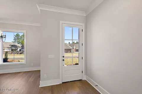 Entry Way - 205 Lake Crest Dr, Madison, MS 39110 photo 2 of 4