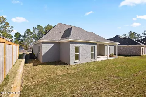 Exterior - 205 Lake Crest Dr, Madison, MS 39110 photo 3 of 4