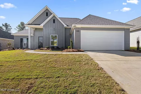 205 Lake Crest Dr, Madison, MS 39110