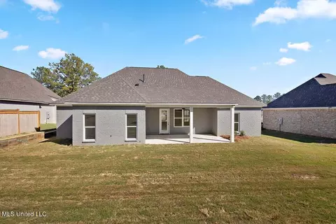 Exterior - 205 Lake Crest Dr, Madison, MS 39110 photo 2 of 4