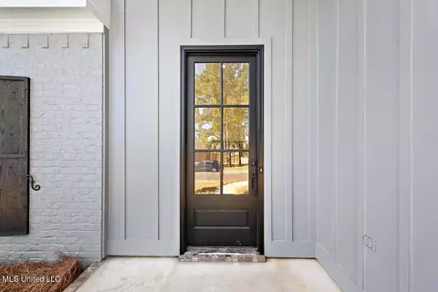 Entry Way - 205 Lake Crest Dr, Madison, MS 39110 photo 1 of 4