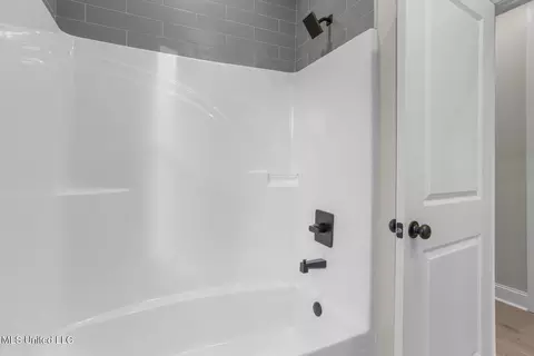 Bath - 436 Aurora Cir, Canton, MS 39046 photo 6 of 6